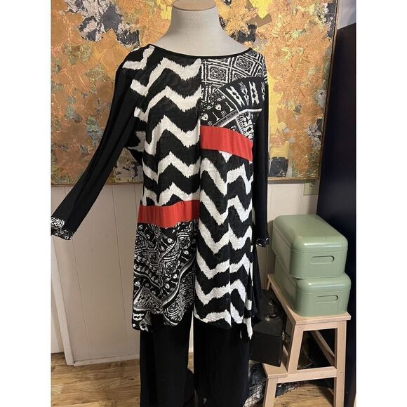 Serengeti Catalog Womens XL Tunic Top Mixed Media Black Red Accents Asymmetrical - Picture 3 of 8